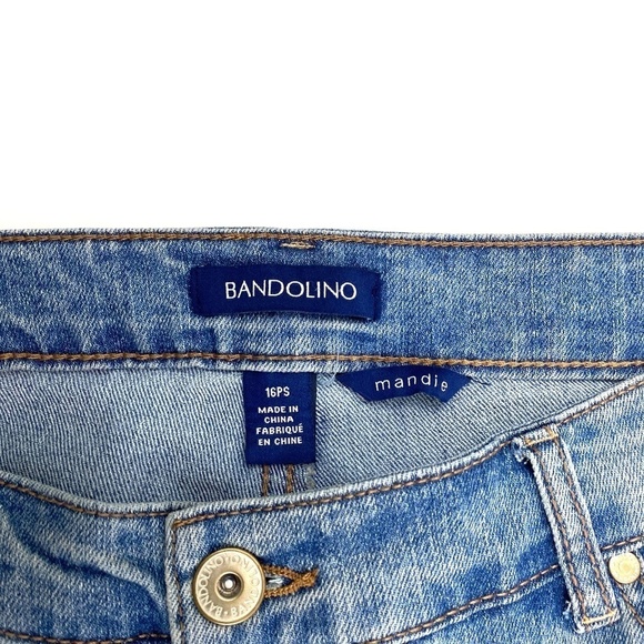 Bandolino Mandie Straight Leg Women's size 16PS Medium Wash Blue Denim jeans   G - Picture 3 of 4